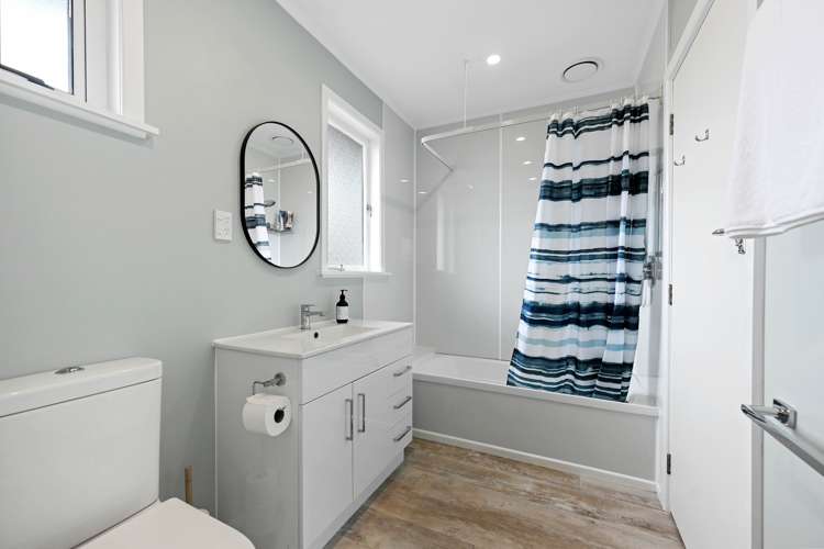 7 Matthews Crescent Melville_12