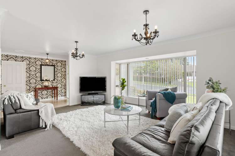 5 Bernie Edwards Place Botany Downs_4