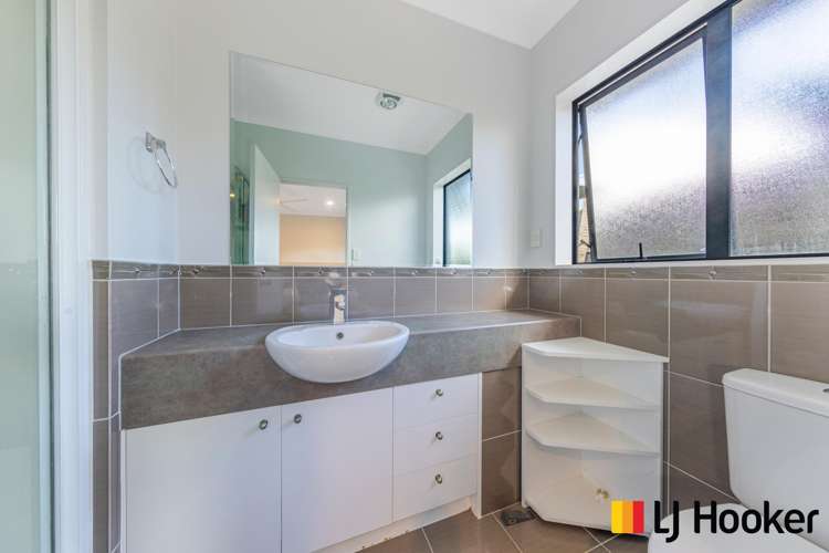 27 Girvan Terrace Wattle Downs_9