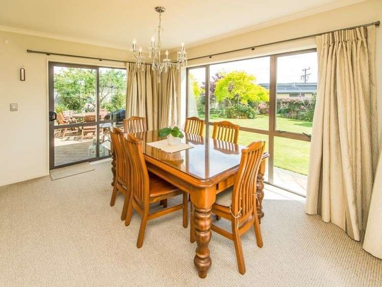 6 Lithgow Drive Otamatea_2