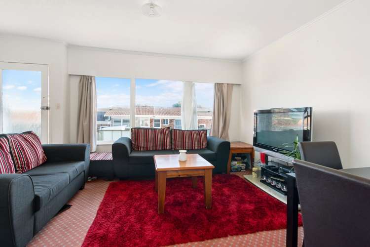 2/29 Taharoto Road Takapuna_5