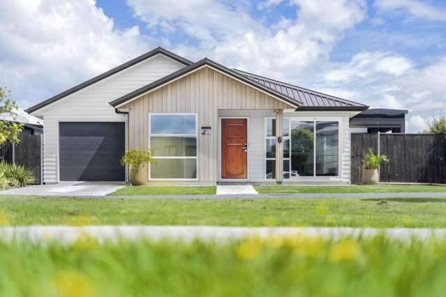 Private, Sunny Family Living