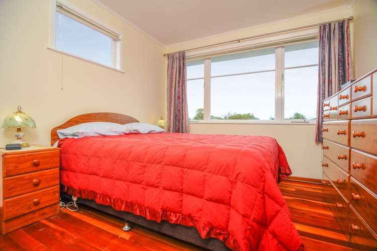 16 Clinton Avenue Te Atatu Peninsula_11