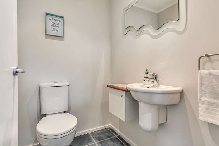 18b Lake Crescent Hamilton Lake_32