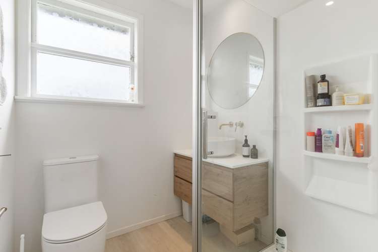 24 Gill Avenue Te Atatu Peninsula_11