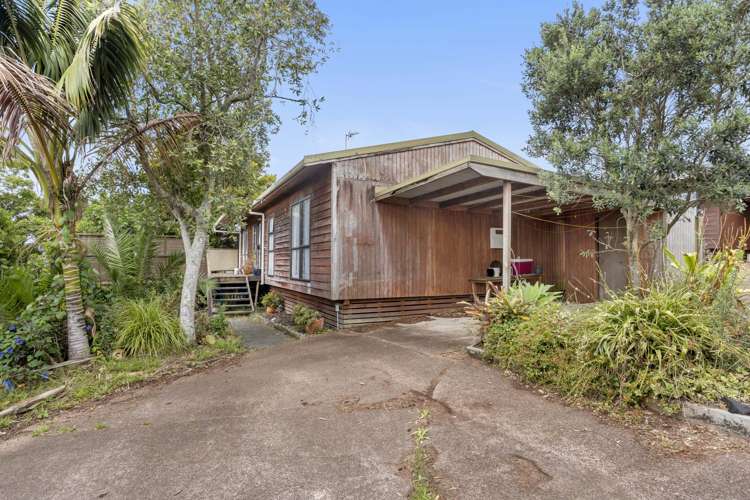 6/70A Woodglen Road_0