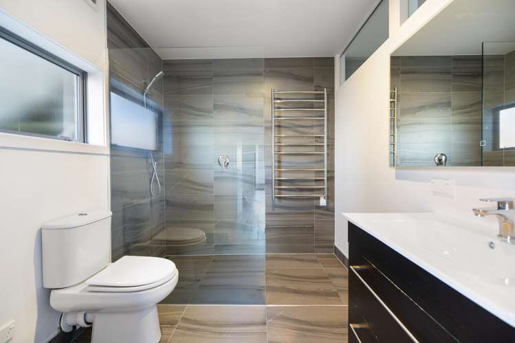 36 Perkins Road Queenstown Hill_19