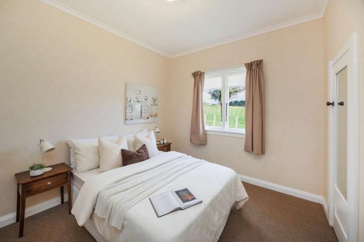 112 James Road Halcombe_13