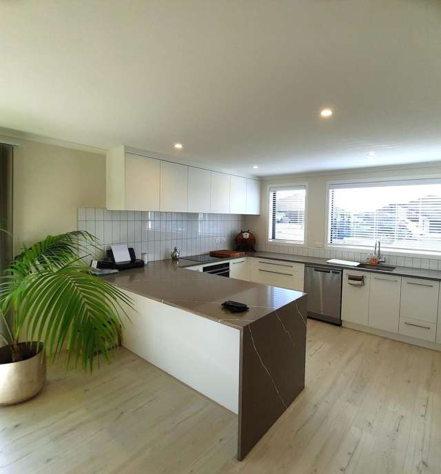 5 OMAHURU ROAD "KAHAWAI POINT" Glenbrook_1