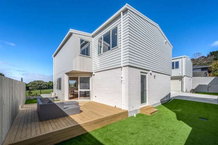32 Glennandrew Drive_2
