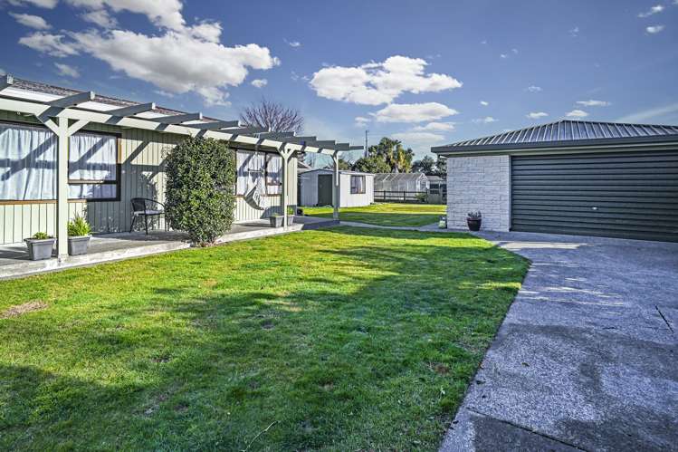 1422 Woodstock Avenue Mayfair_16