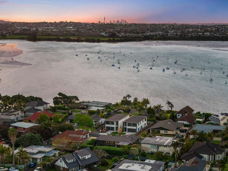 16 Clyside Avenue Half Moon Bay_37