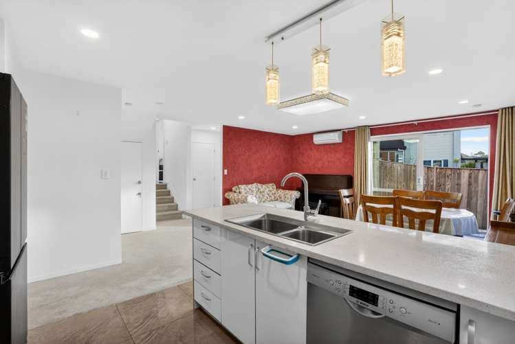216 Alec Craig Way Gulf Harbour_15