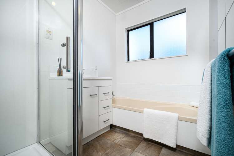 39 Meadowvale Rise Titirangi_14