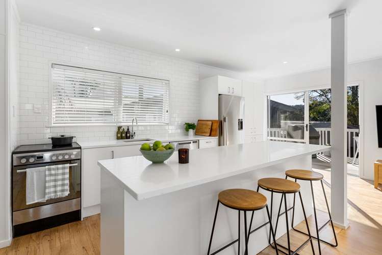 61 Vandeleur Avenue Birkdale_3