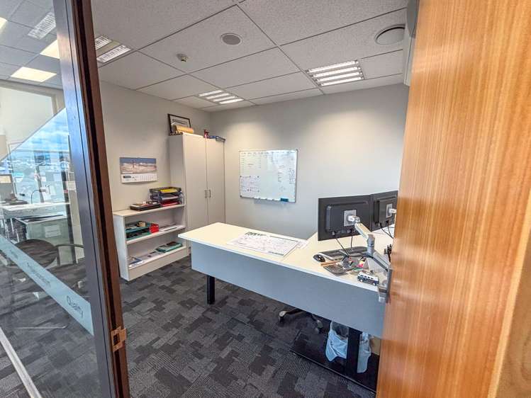 Office 2, 751 Main Street Roslyn_3