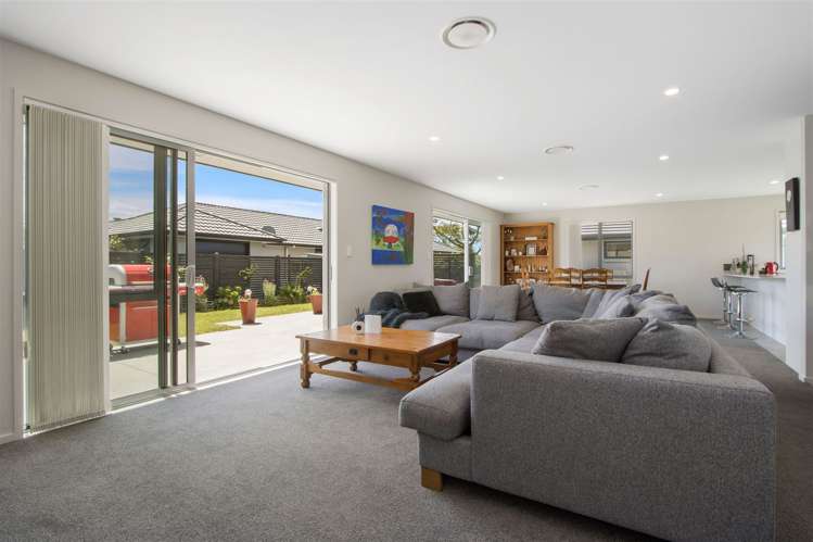 49 Arran Drive Aongatete_5