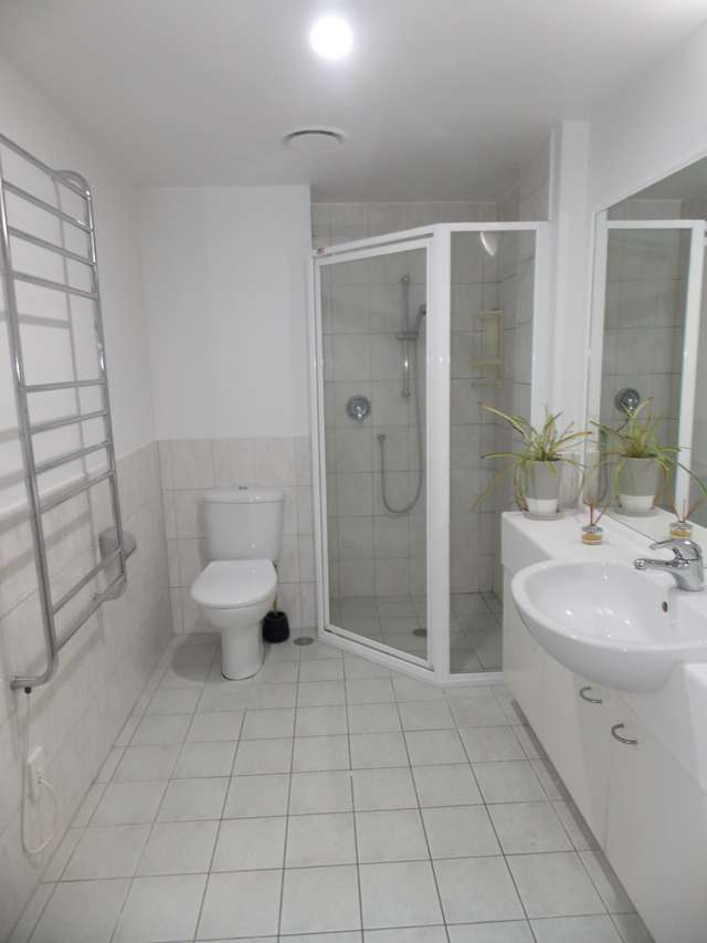 16/8 Basque Road Eden Terrace_4