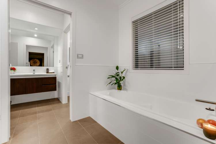 2 Pescara Point Karaka_13