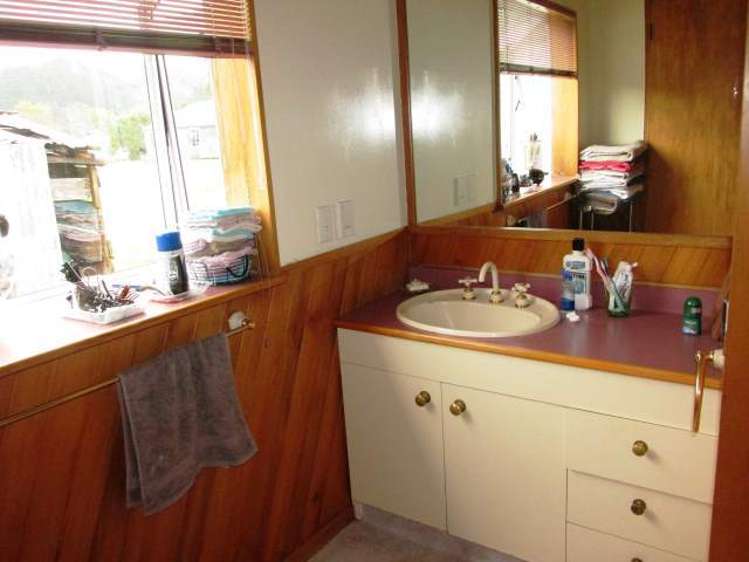 63 Dick Street Reefton_16