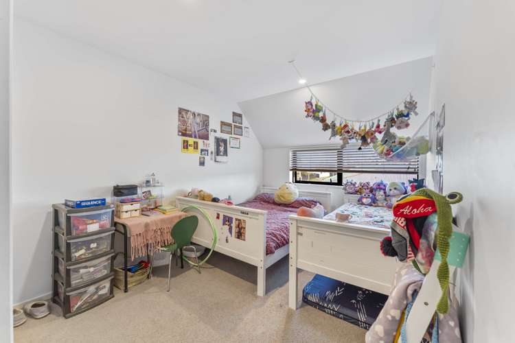 2/17 Hornbrook Street Waltham_4