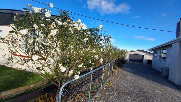 3 Carlyle Street Tuatapere_14