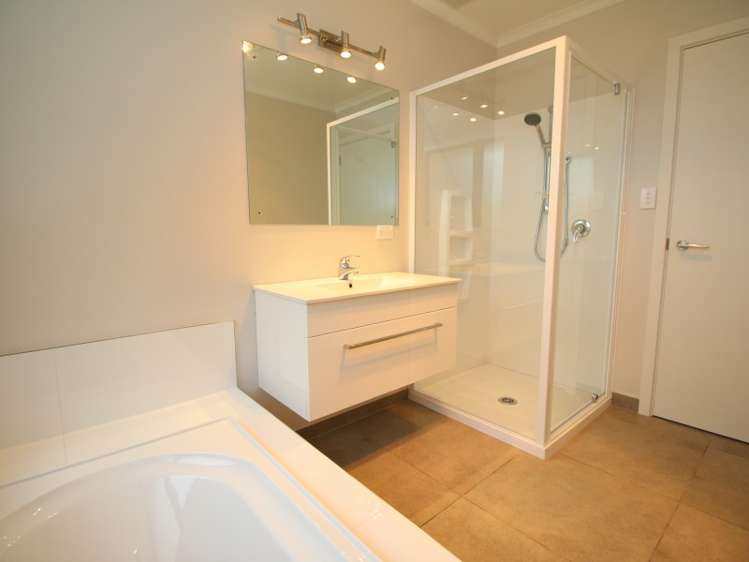 7 Woodham Drive Allenton_22