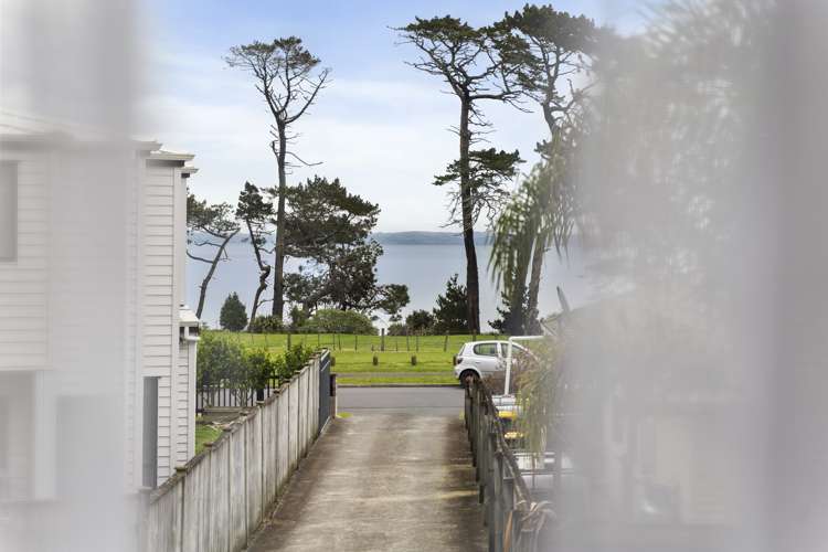 18 Nicholas Gibbons Drive Clendon Park_11