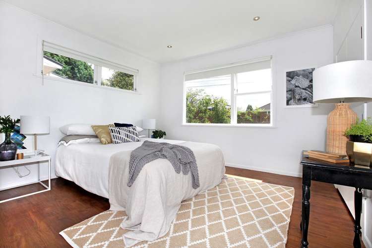 112 Cobham Crescent Kelston_10