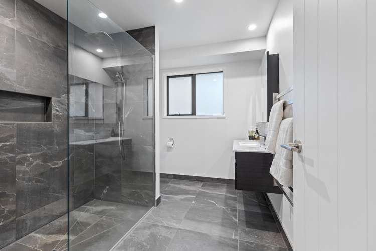 160 Lakes Boulevard Pyes Pa_15