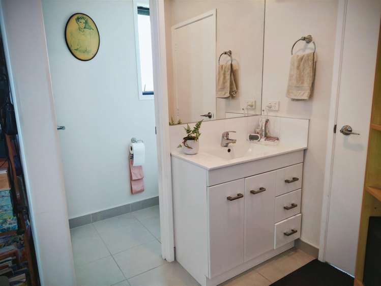 8 Muirfield Rise Te Kamo_11