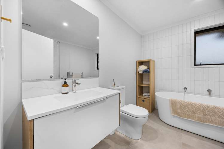 1347 State Highway 16 Waimauku_19