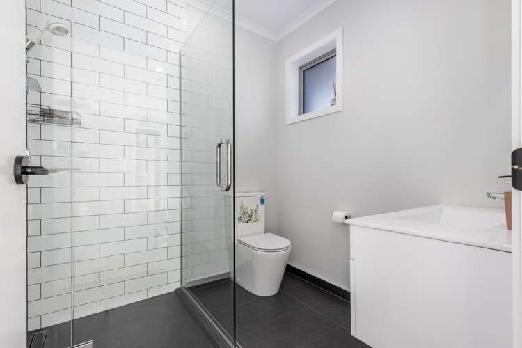 20 Rotorua Grove Aotea_14