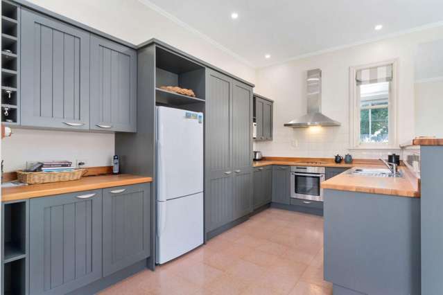 218 High Street South Carterton_4