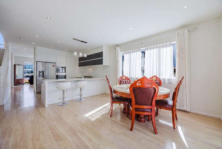 10 Helianthus Avenue Flat Bush_21