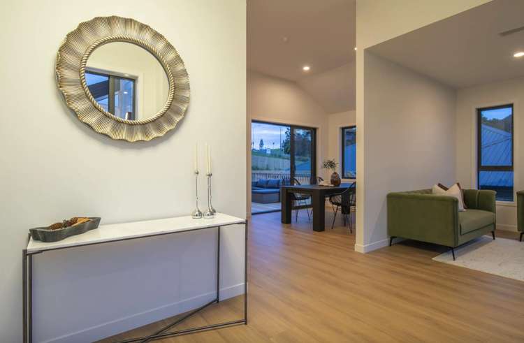 17 Awanui Road Red Beach_9