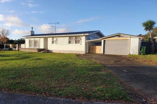 Charming Family Home in Pukekohe: Your Ideal R...