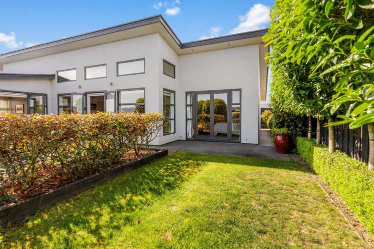 1 Hilltop Crescent_0