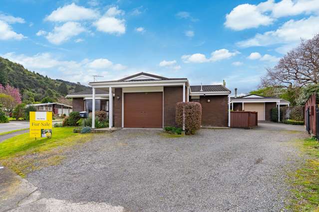 12a Skipage Grove Featherston_1