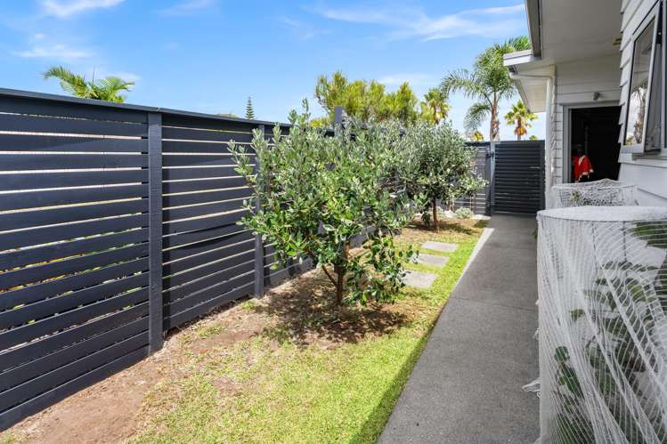 33 O'Farrell Drive One Tree Point_27