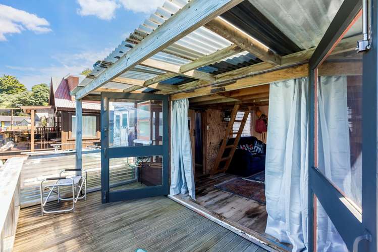 15 Boatshed, Camborne Walkway Paremata_16