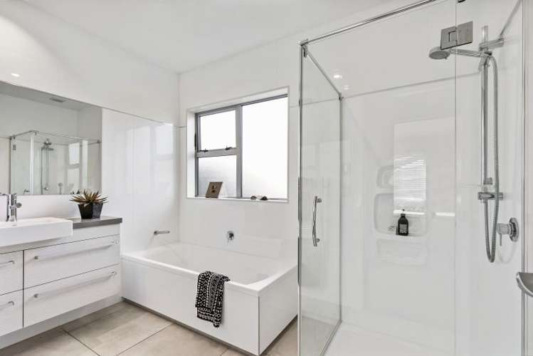 37 Andalusian Way Karaka_13