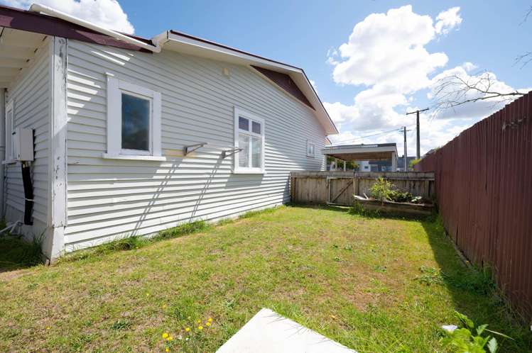 16 Coates Street Hamilton East_10