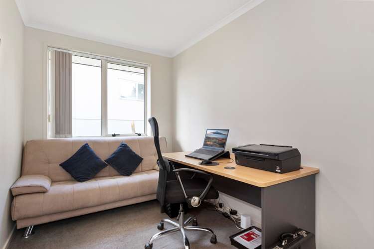 1 Carex Close Pyes Pa_13