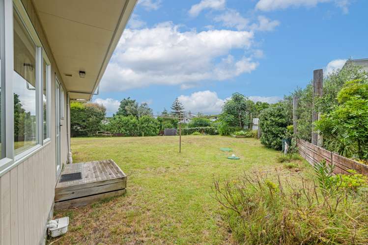 25 Te Kiri Street Himatangi Beach_17