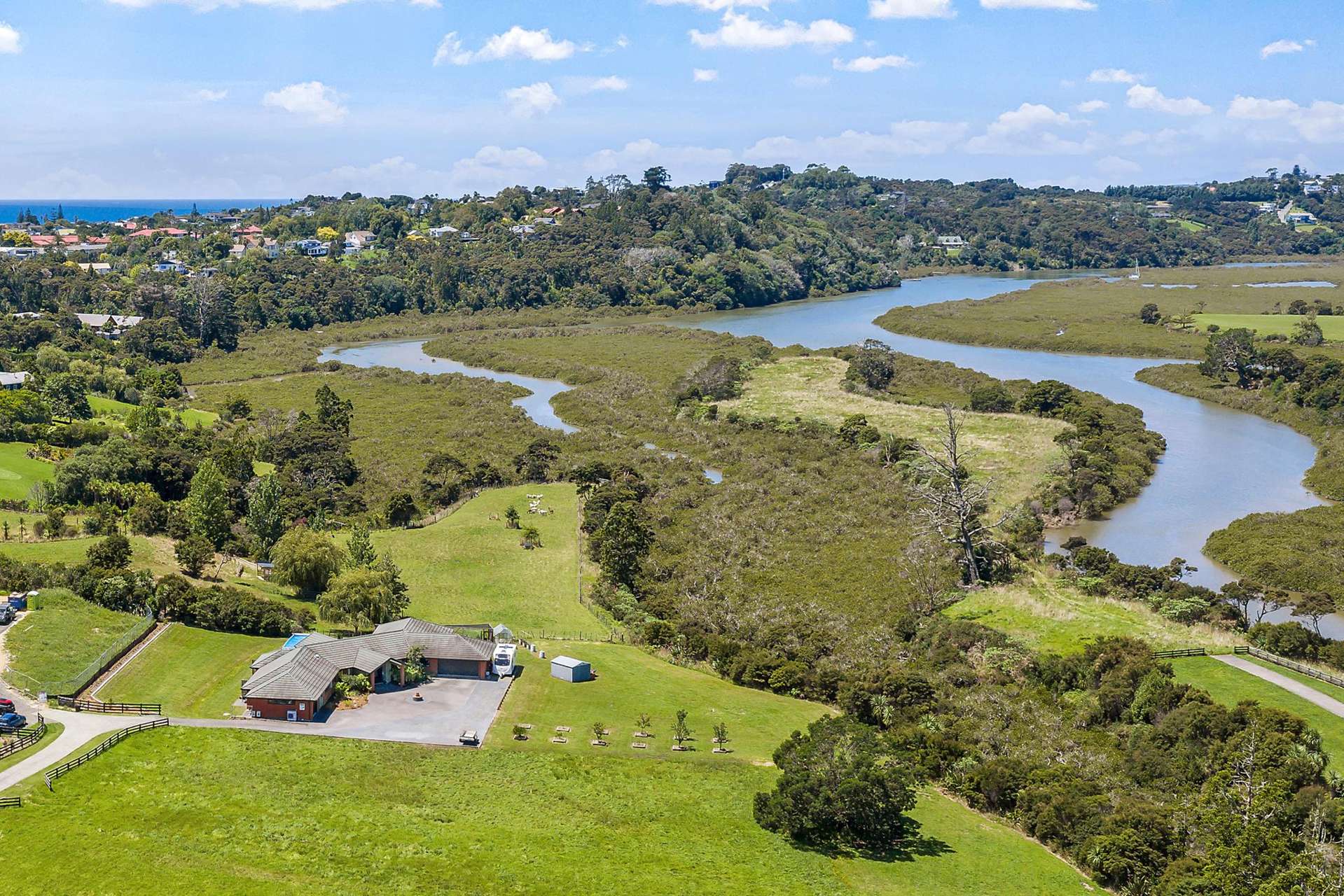 13 & 13a Te Awa Place Red Beach_0