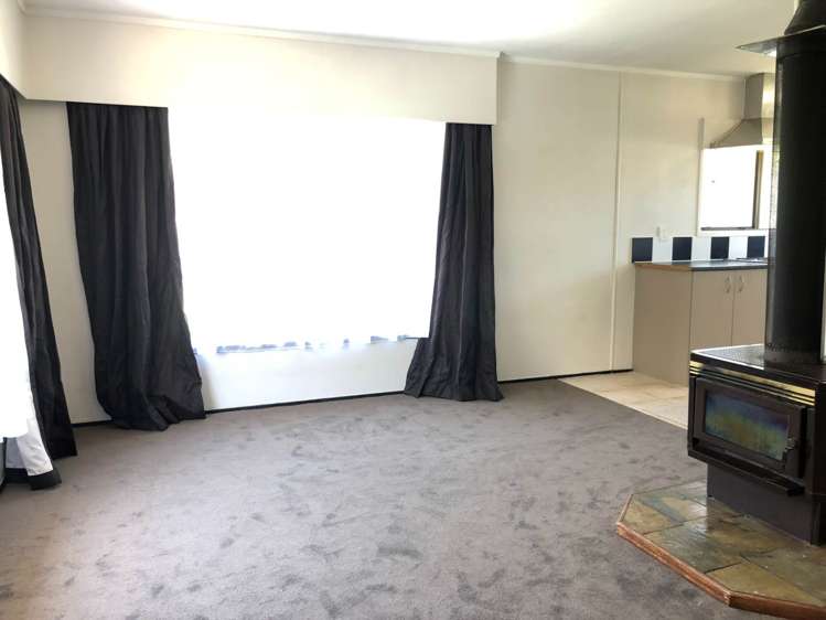 2/10 Landseer Place Blockhouse Bay_3