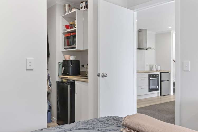 2/7 Greta Street Glenview_5