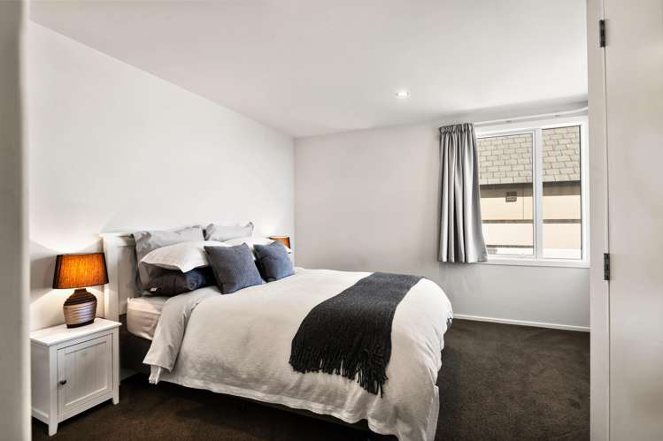 2/203 Marine Parade Mt Maunganui_15