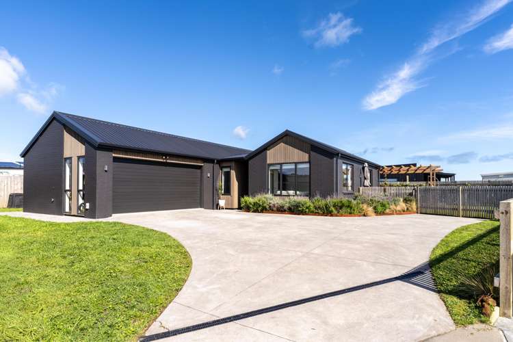 16 Tunarau Street Raglan_36